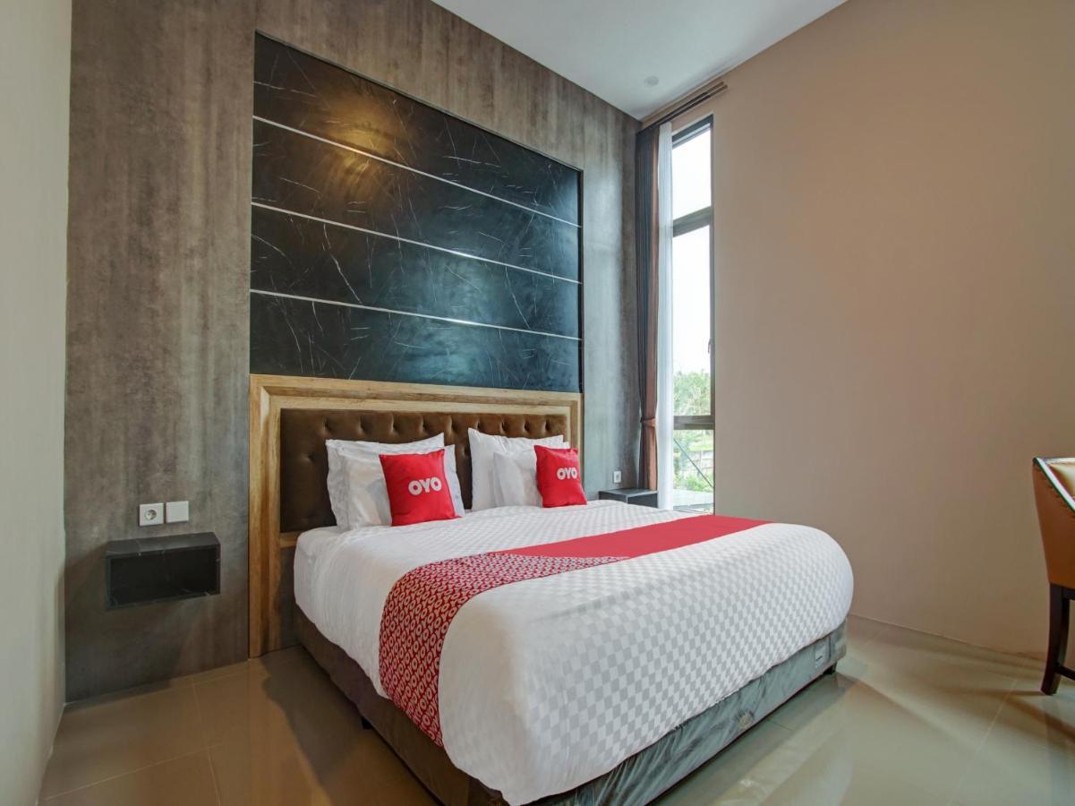 Capital O 90070 Giri Palma Hotel & Villas Μαλάνγκ Εξωτερικό φωτογραφία