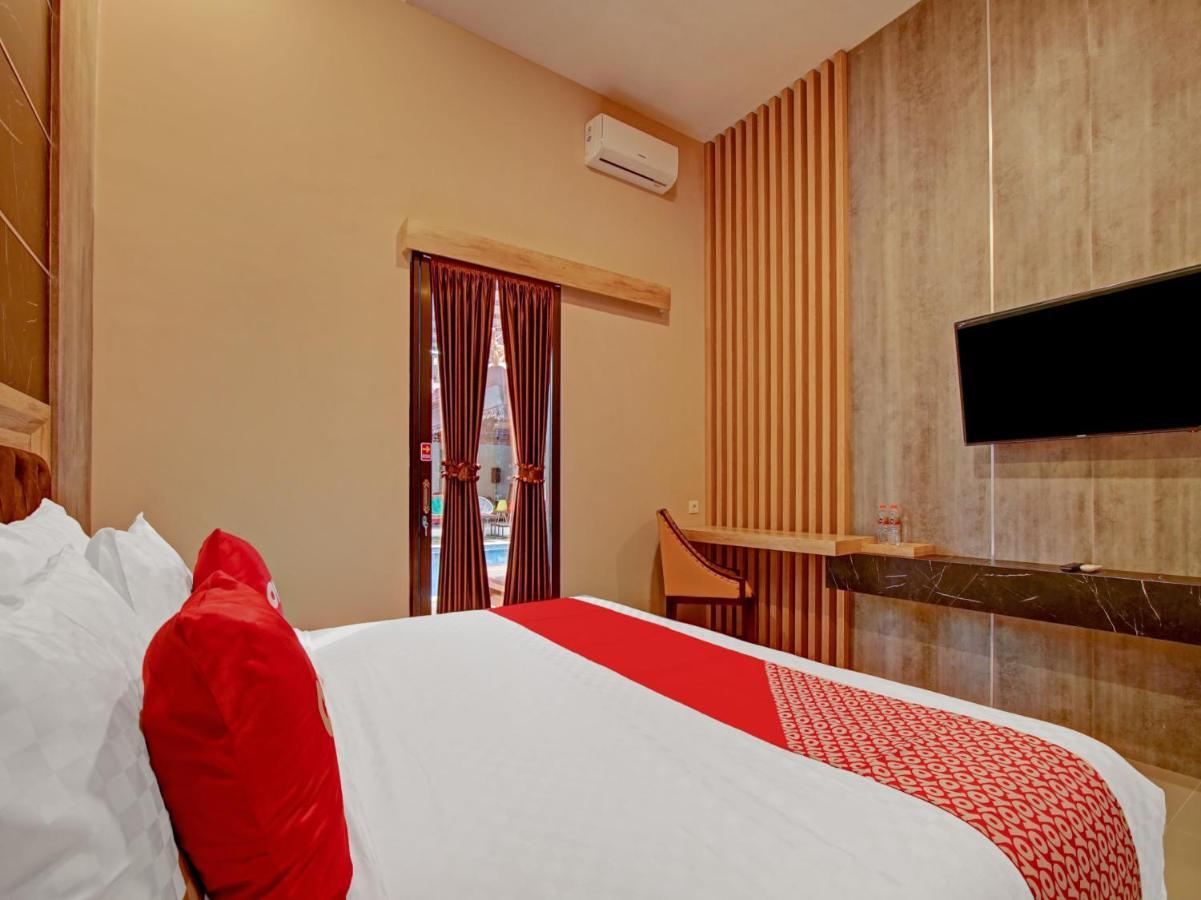Capital O 90070 Giri Palma Hotel & Villas Μαλάνγκ Εξωτερικό φωτογραφία