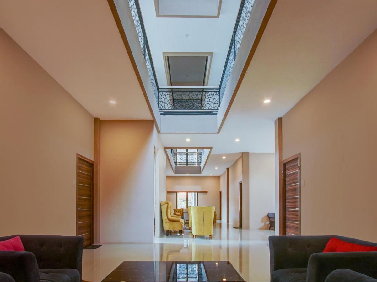 Capital O 90070 Giri Palma Hotel & Villas Μαλάνγκ Εξωτερικό φωτογραφία